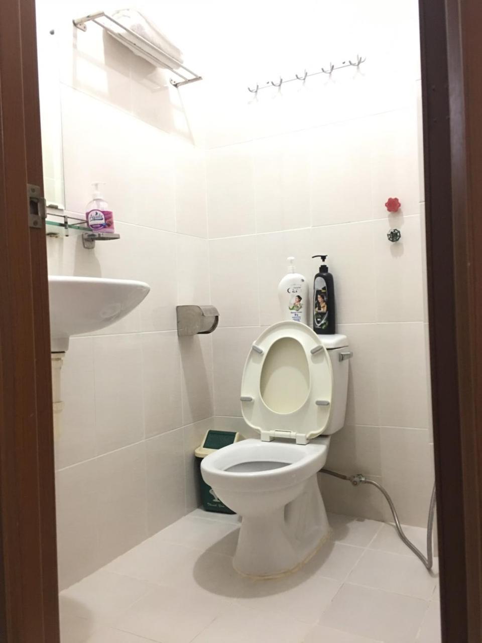 Thanhha Guesthouse At Bui Vien Walking Street Cidade de Ho Chi Minh Exterior foto